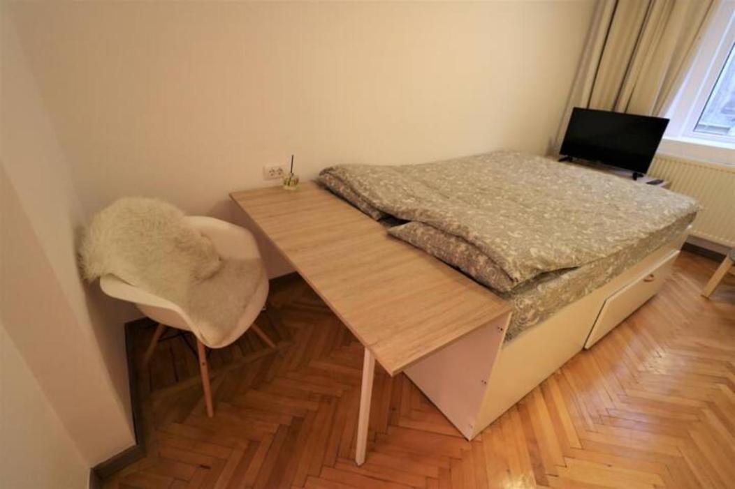 Cozy Old Town Apartment - Free Minibar Bucarest Extérieur photo